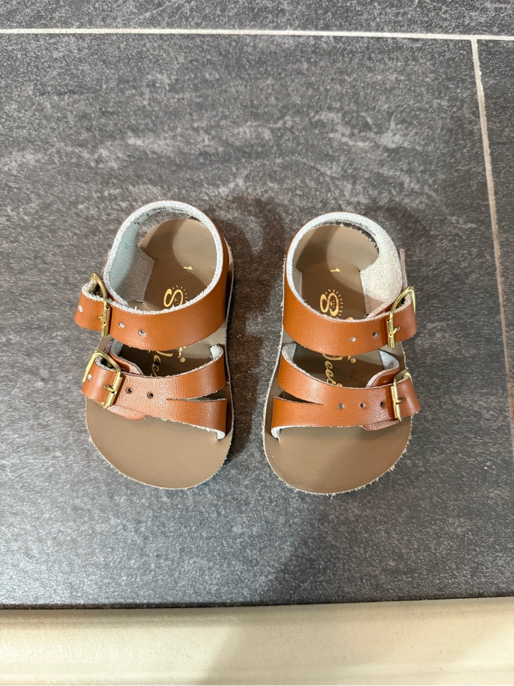 See Wee Sun San Infant Brown Double-Buckle Leather Sandals